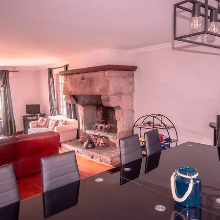 La Maison De La Place Hébergement de vacances