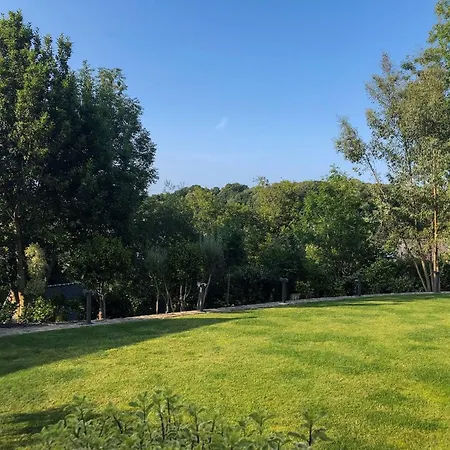 La Maison De La Place Hébergement de vacances
