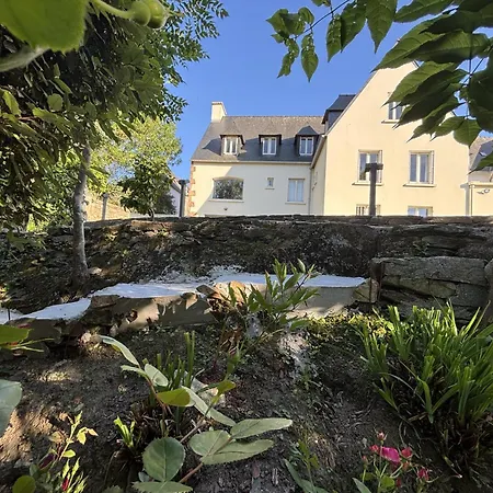 La Maison De La Place Ланьон